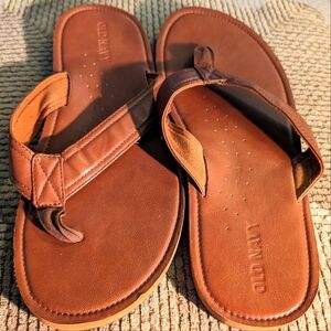 Old Navy NWOT 13 vegan tan leather foam comfy‎ sole padded strap thong sandals